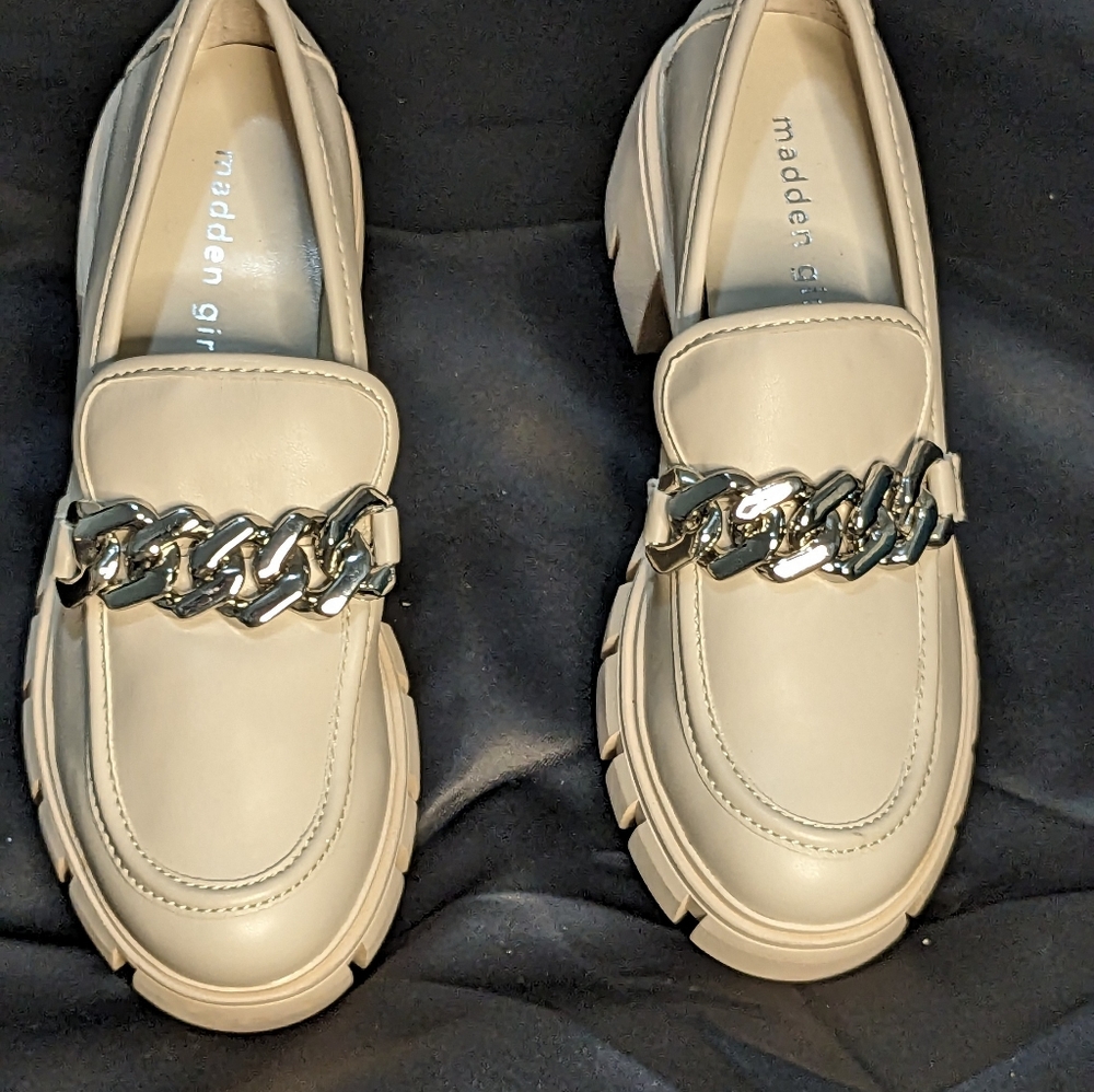 MADDEN GIRL Hoxtonn Y2K Retro faux leather Tan chunky loafers Women size 7.5